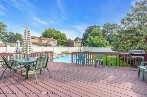 10 Webster Dr, Hazlet NJ 07730-1444 exterior