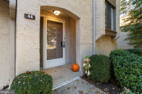 44 Golf Club Dr, Langhorne, PA 19047-2163