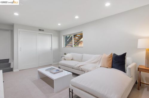 780 Glendome Cir, Oakland CA 94602-1413 exterior