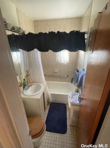 19836 Pompeii Ave, Jamaica NY  11423-1422 exterior