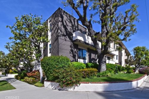 5805 Whitsett Ave, North Hollywood, CA 91607-1147