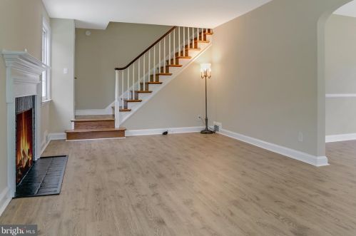 827 Woodsdale Rd, Wilmington DE  19809-2244 exterior