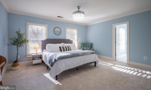 281 Golden Woods Ct, Great Falls VA  22066-4152 exterior