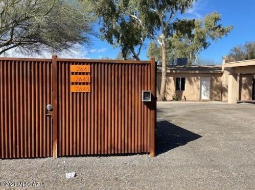 2641 Alvernon Way, Tucson AZ  85712-1760 exterior