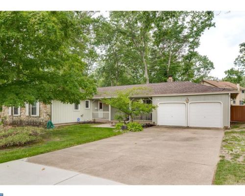 14 Evergreen Dr, Berlin Boro, NJ 08009-2202