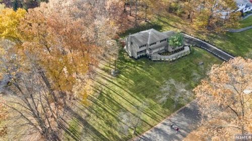 37 Tara Ln, Montville Township NJ  07045-9699 exterior