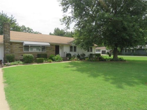 722 4 St, Checotah OK  74426-5209 exterior