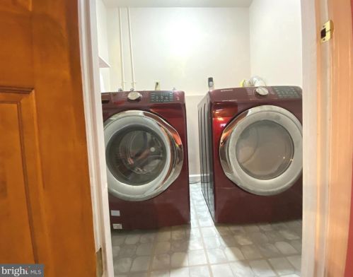 127 Independence Dr, Yardley PA 19067-4912 exterior