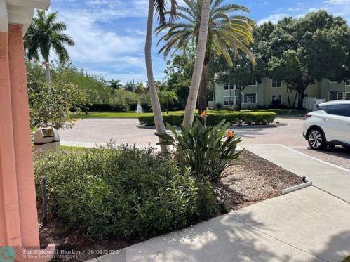 1050 Crystal Way, Delray Beach FL 33444-1027 exterior