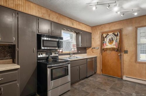 49 Lawson Ave, New Lebanon OH  45345-1415 exterior