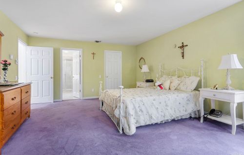 5 Daisy Ct, Northport NY  11768-2267 exterior