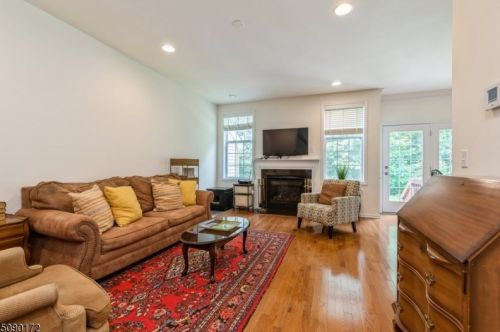 5 Julia Pl, Mount Olive NJ  07828-2461 exterior