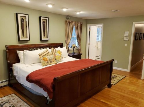 19 Ducarl Dr, Lincoln RI  02865-1320 exterior