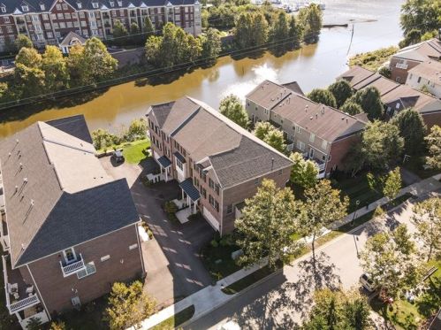 115 Chapel Harbor Dr, Pittsburgh, PA 15238-3155