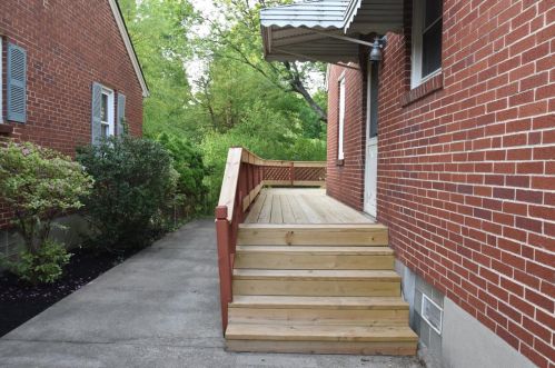 2074 Galbraith Rd, Cincinnati OH  45215-5634 exterior