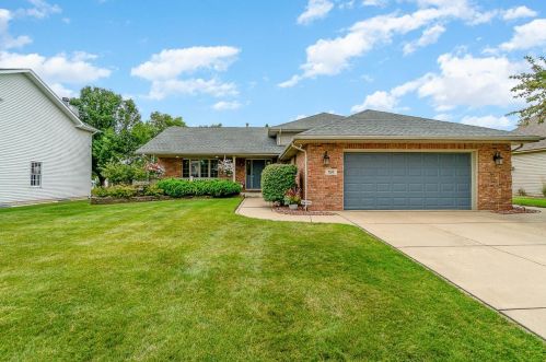 197 Crestview Ln, Dyer, IN 46311-4612