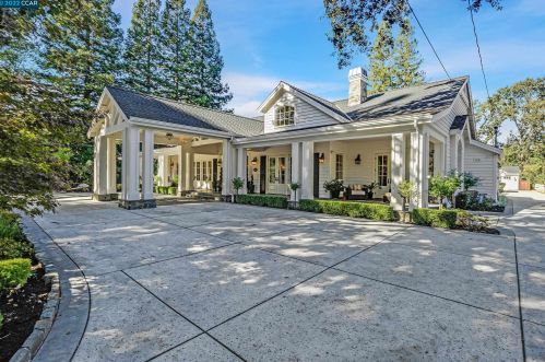 60 Via Robles, Alamo, CA 94507-2658