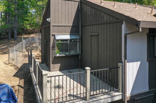 16463 Pine Knoll Rd, Grass Valley CA  95945-8433 exterior