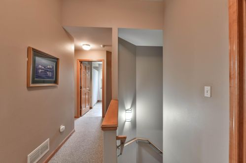 1730 Hunter Rd, Waukesha WI  53189-8233 exterior