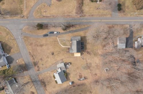 11 Peter Parley Row, Kensington CT  06037-3123 exterior
