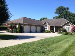 556 Shasteen Bend Dr, Winchester, TN 37398-4329