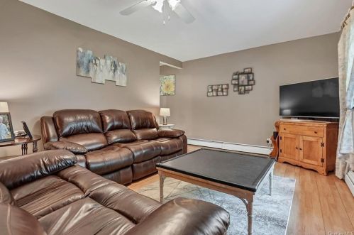 17 Tomahawk Dr, White Plains, NY 10603-2828
