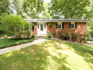 77 Amberjack Dr, Hendersonville, NC 28792-7222