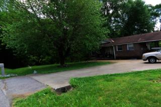 1312 Gratton Rd, Clarksville, TN 37043-2512