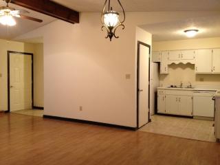 1434 Crestview Dr, Radcliff KY  40160-9591 exterior