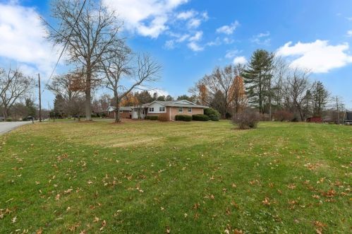 131 Wanda St, Beaver Falls, PA 15010-1140