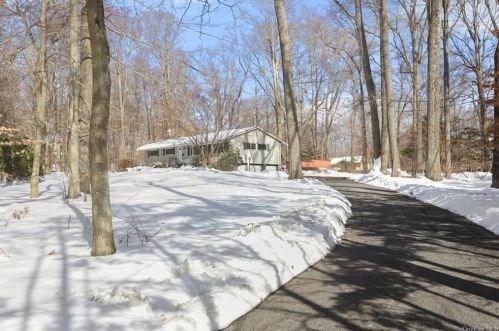 170 Tomahawk St, Yorktown Hgts, NY 10598-6317