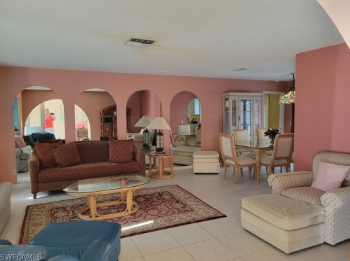 5208 3rd Ave, Cape Coral, FL 33914-7188