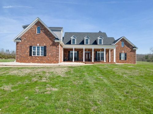 670 Wyo Rd, Farmington, NC 27028-6305