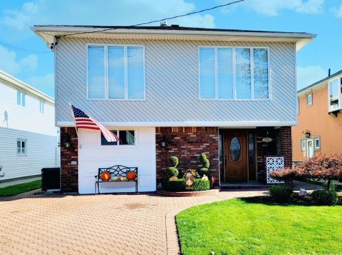 159-31 81st St, Jamaica, NY 11414-2913