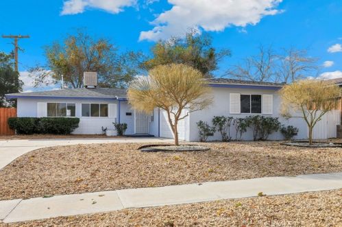 16121 Colina St, Victorville CA  92395-3610 exterior