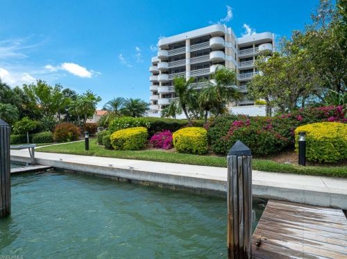 3100 Gulf Shore Blvd, Naples FL  34103-3926 exterior