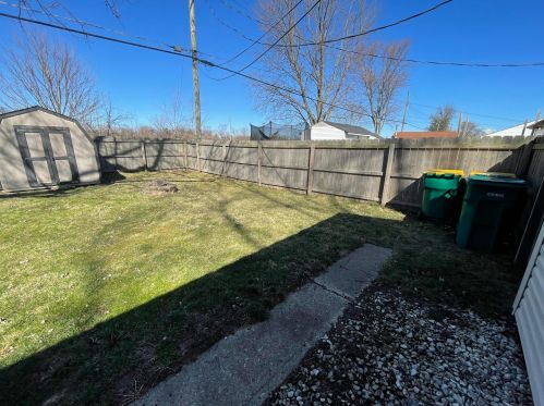 436 Madison Dr, West Jefferson OH  43162-1304 exterior