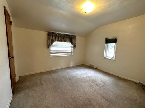 327 Elias Dr, Pittsburgh PA 15235-1710 exterior