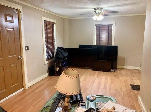 107 Brown Ave, Norwich CT  06351-1927 exterior