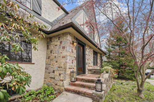 53 Palmer Ave, Mount Vernon, NY 10552-1216