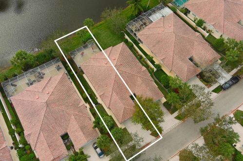 7718 Pine Island Way, West Palm Beach FL  33411-5802 exterior