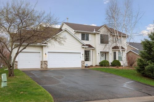 2915 Eagle Valley Dr, Saint Paul, MN 55129-4266