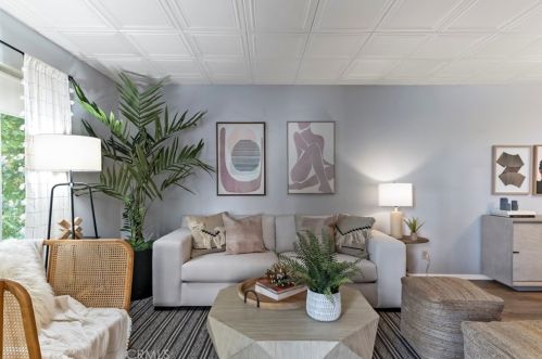 645 Pacific Ave, Long Beach, CA 90802-1322