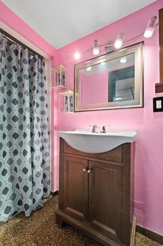 3322 Spring Garden Rd, Pittsburgh PA  15212-1254 exterior