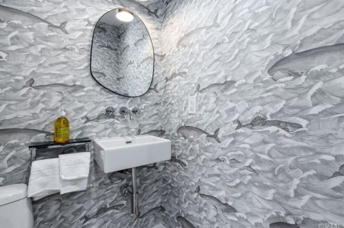 1712 Tradewinds Ln, Newport Beach CA  92660-4312 exterior