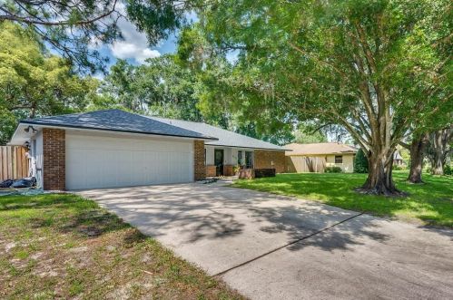 8237 Lost Lake Dr, Orlando, FL 32817-1533