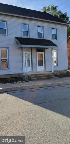 57 Reamstown Rd, Schoeneck, PA 17578-9493