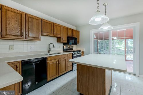 1704 Wheatland Ave, Lancaster PA  17603-4520 exterior