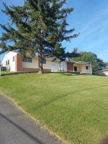 1815 Main St, Elk Garden, VA 24266-3423