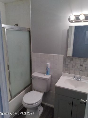 915 Grv Ave, Cocoa FL 32922-7216 exterior